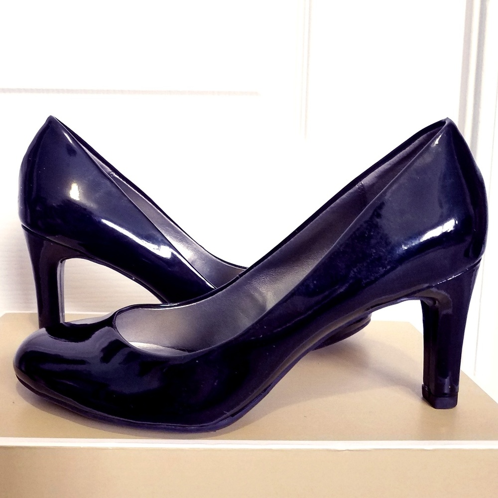 NWOT Bandolino Lantana pumps - Size 5.5